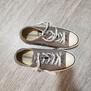 Gray Converse low tops Size 8